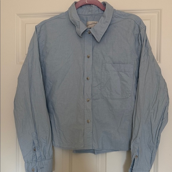 Universal thread boxy crop button up size XL - Picture 1 of 3